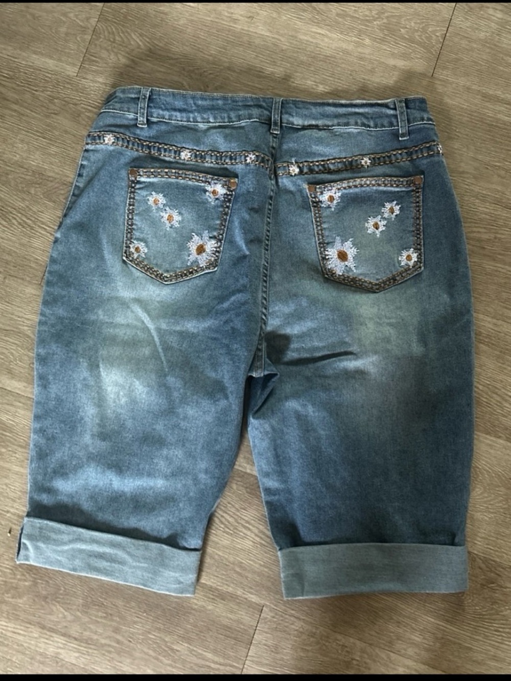 Embroidered Bermuda Jean shorts